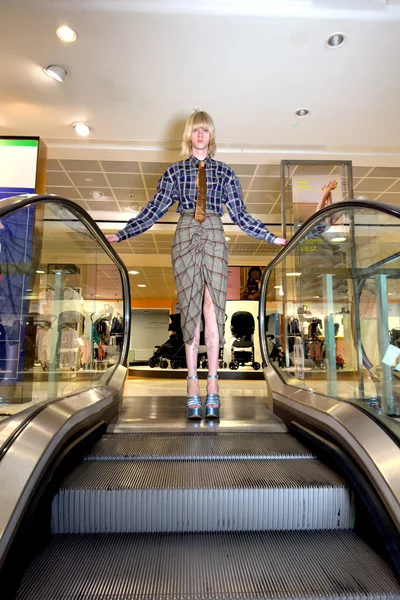 Look 18